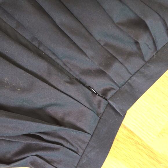 Vintage women's Black Full skirt size size 4-6 - Picture 6 of 8